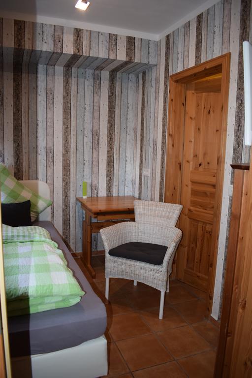 Gast-Und Weinhaus Zwiebelturm Kerken Exteriér fotografie